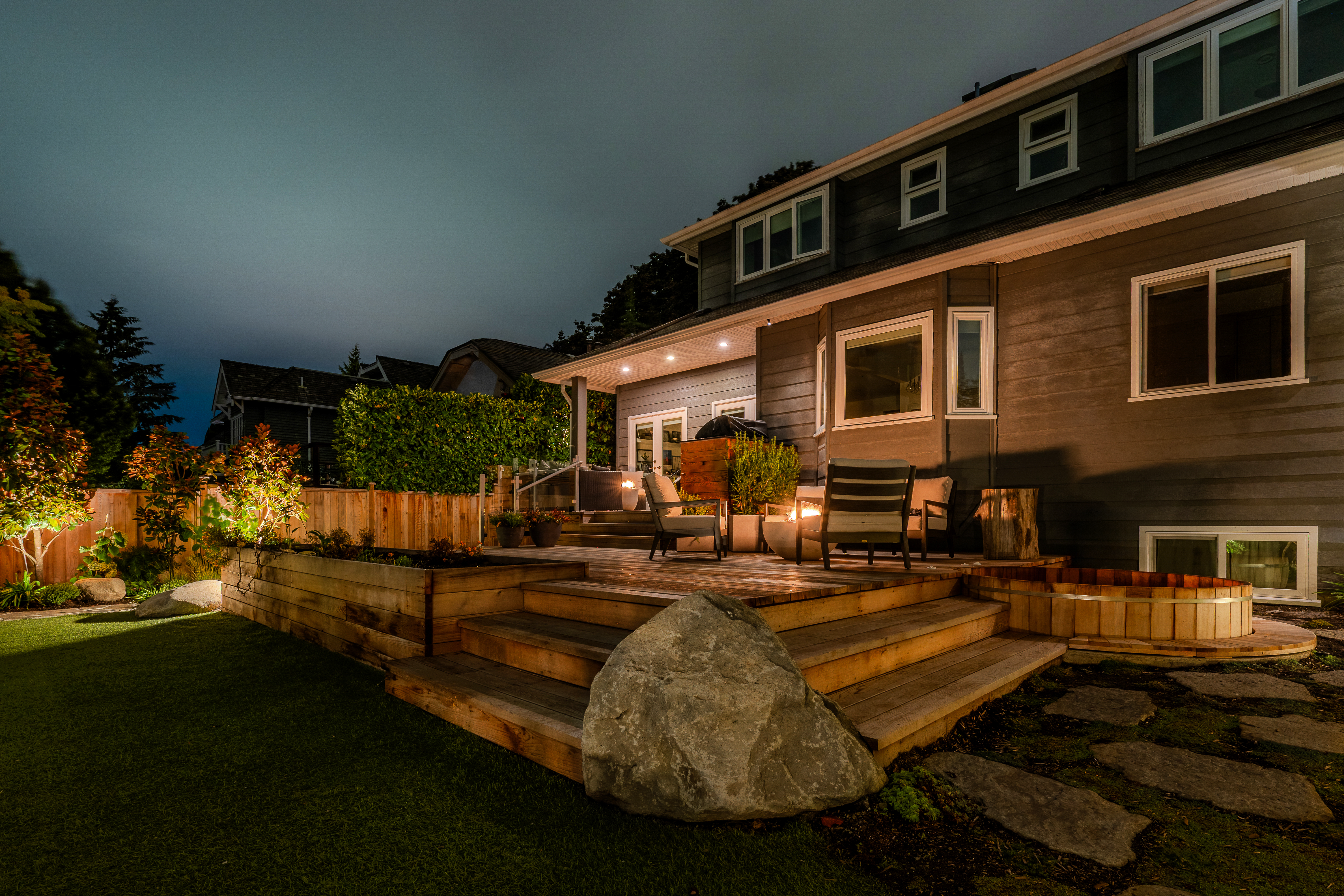 West King Edward Avenue Landscape Lighting – Vancouver Custom Residence - BLL5 10