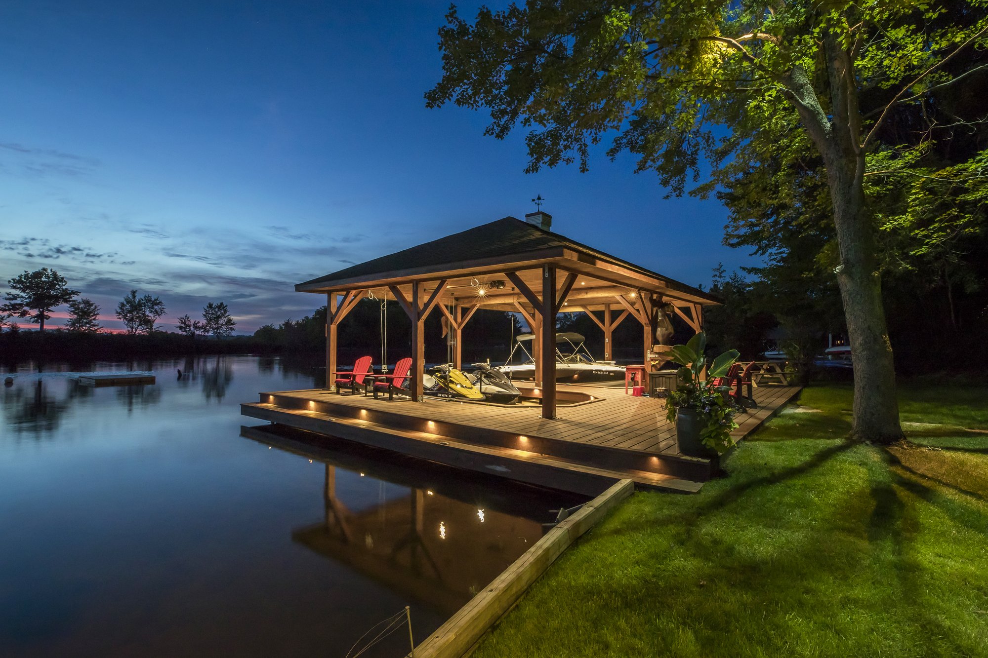 Premium Fixture Selection in Deck & Patio Lighting